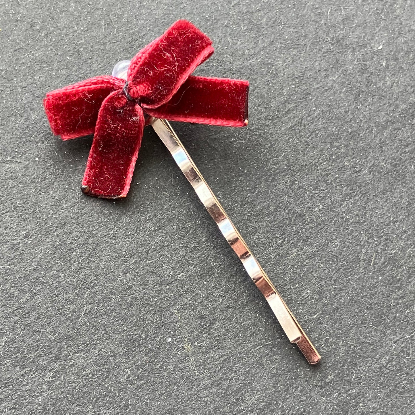Bow hair pin