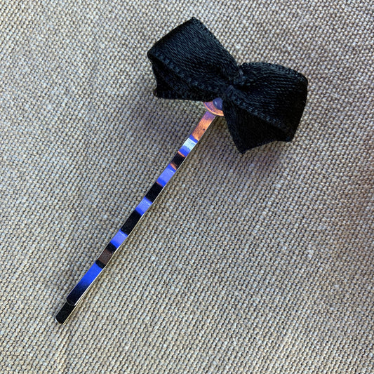 Bow hair pin
