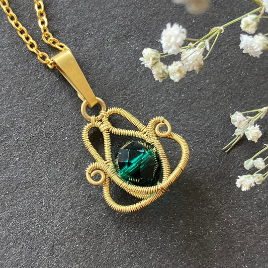 Brass green necklace