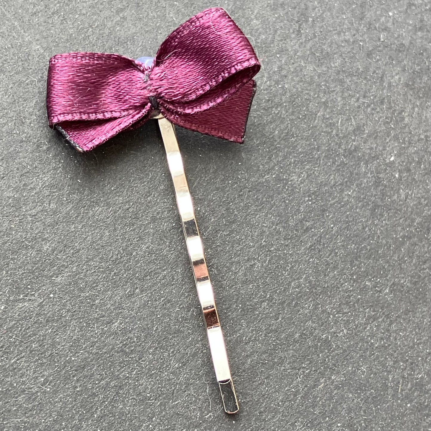 Bow hair pin