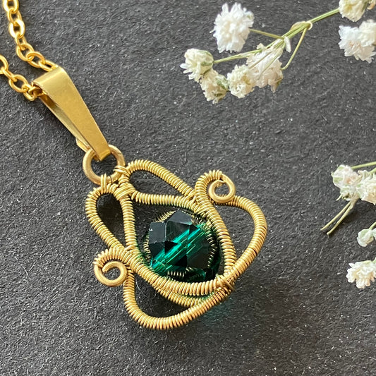 Brass green necklace
