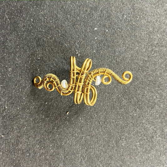 KOMOREBI brass pearl ear cuff