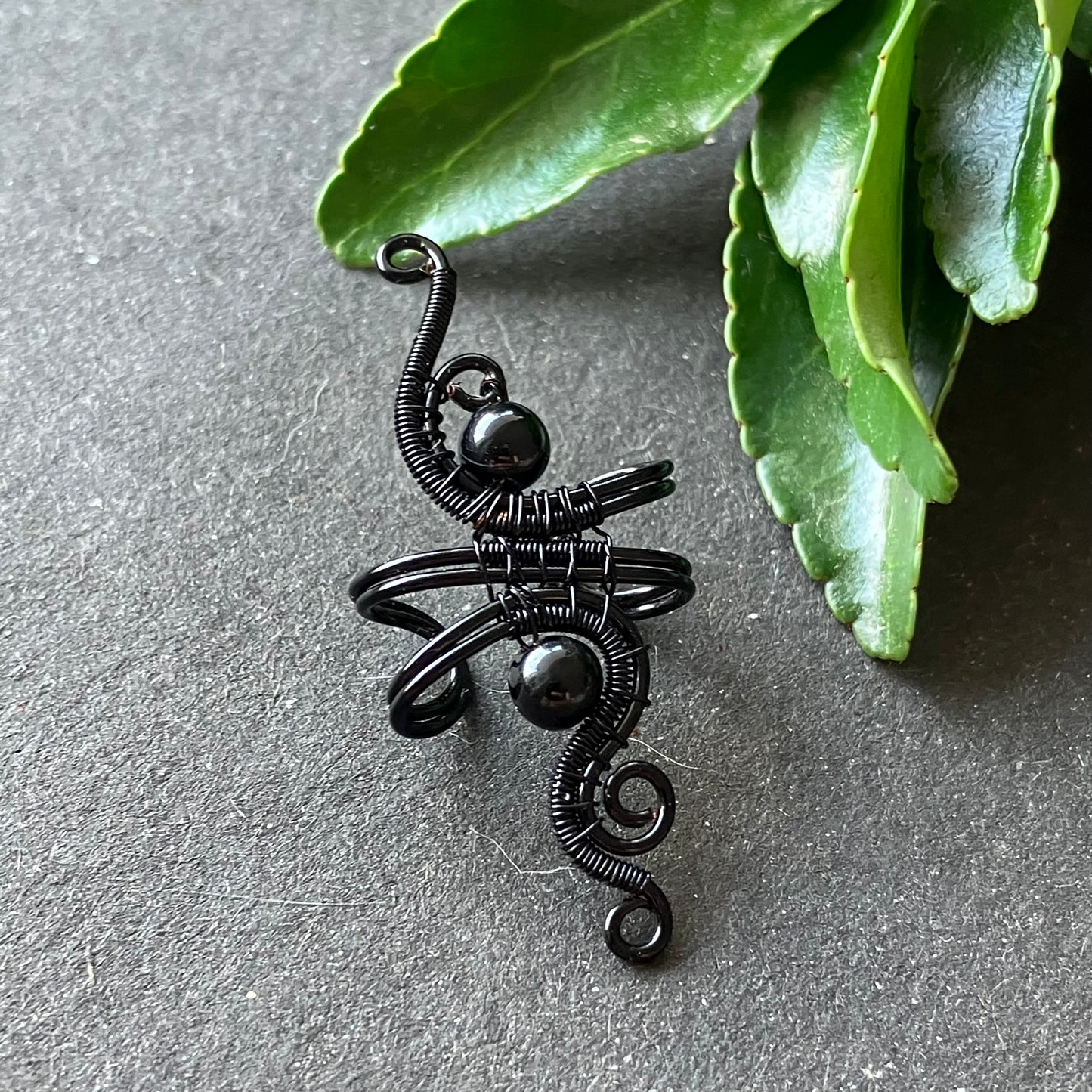 PHOENIX black and onyx ear cuff