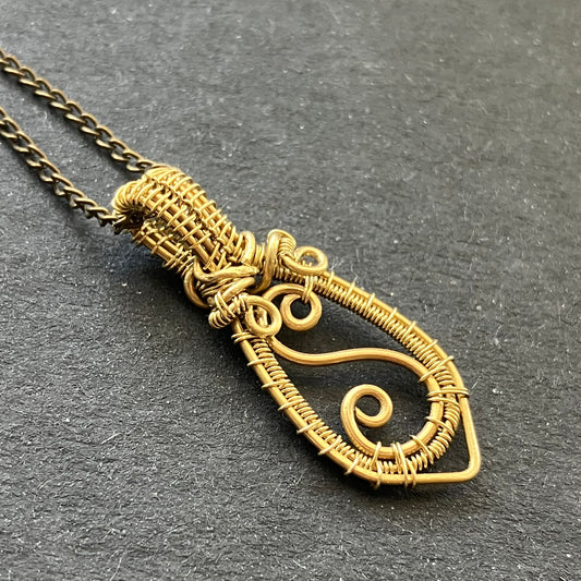 BASICS - brass spear necklace