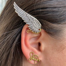 Load image into Gallery viewer, Winged ear wrap
