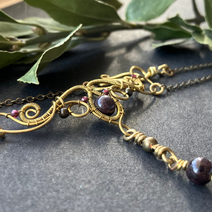 REINA garnet brass necklace