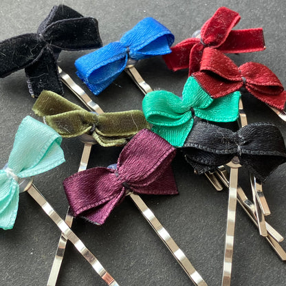 Bow hair pin