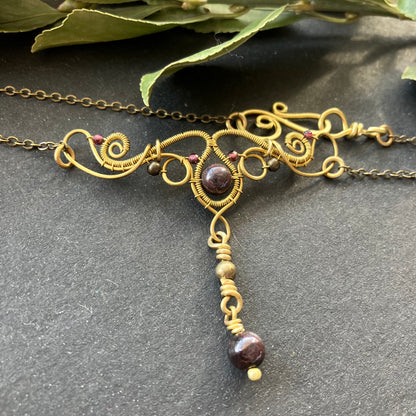 REINA garnet brass necklace