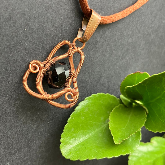 Copper black necklace