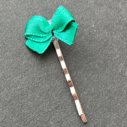 Bow hair pin