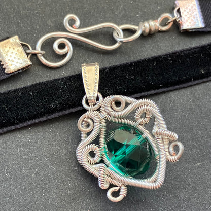 Last of Glass - silverplated emerald green choker