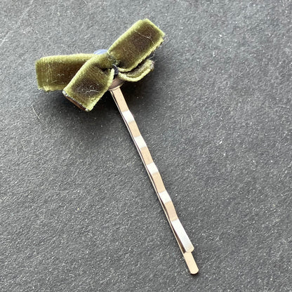 Bow hair pin