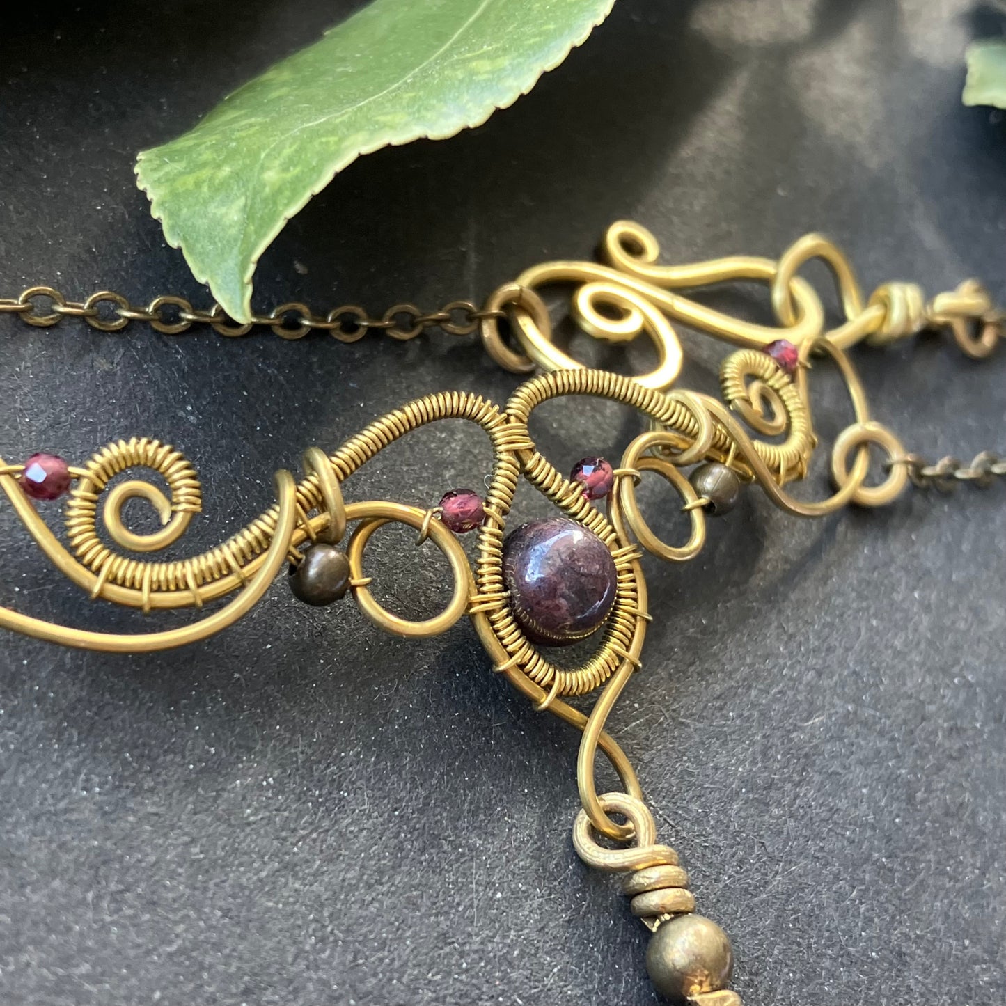 REINA garnet brass necklace