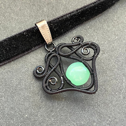 Last of Glass - black and mint choker