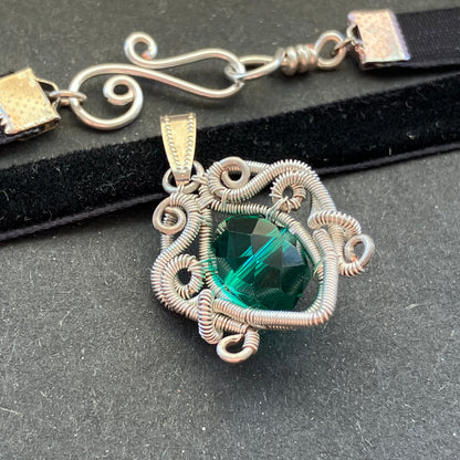 Last of Glass - silverplated emerald green choker