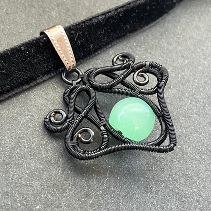 Last of Glass - black and mint choker