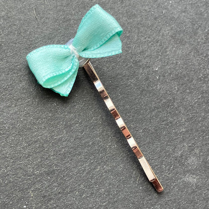 Bow hair pin