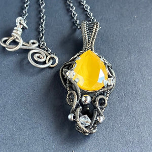 LUX yellow necklace