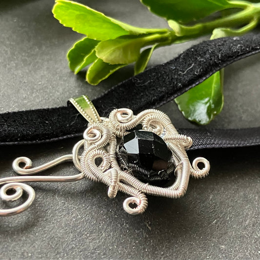PHOENIX silver black choker