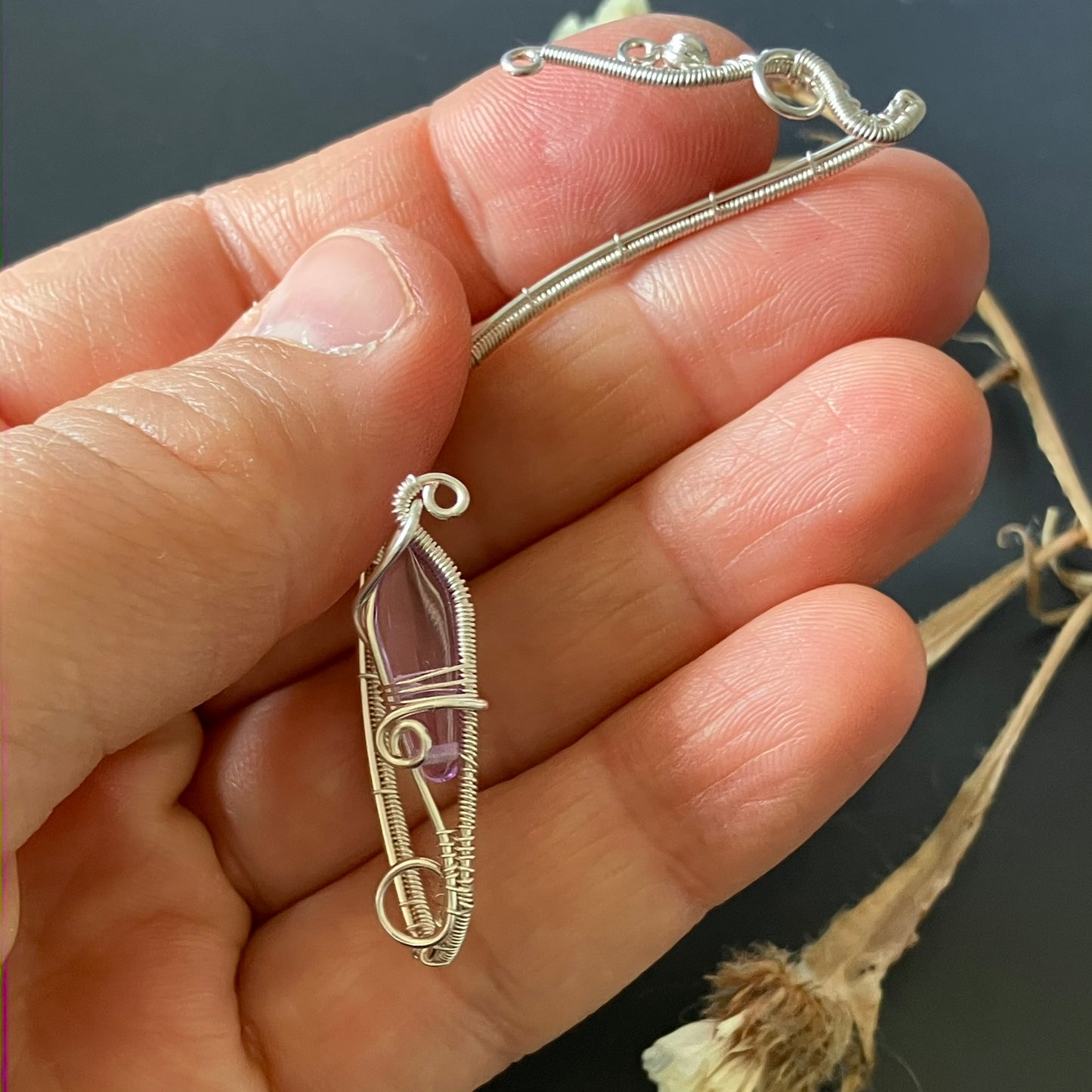 Vadvirág ezüstözött és világos lila fülékszer