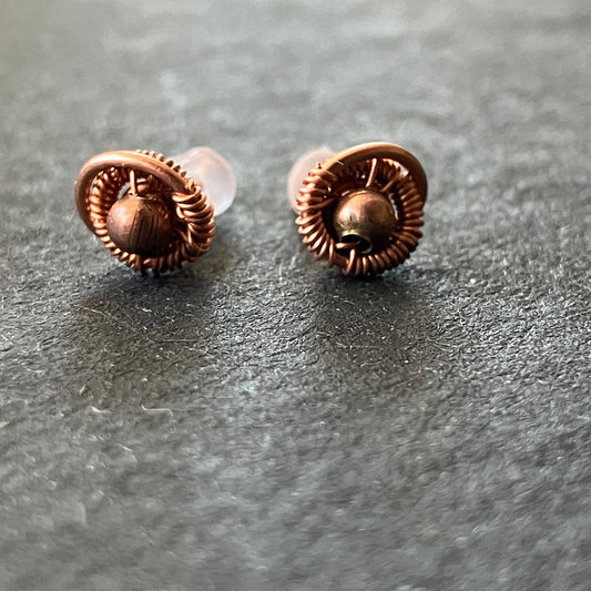 BASICS - copper stud earrings