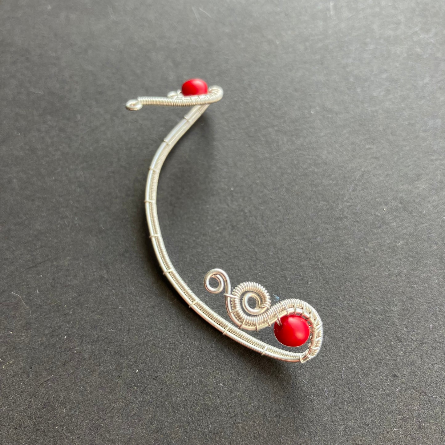 Winter Heart - silver plated matte red earwrap