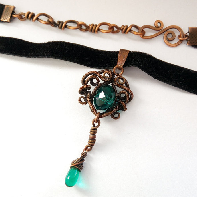 copper wire wrapped perndant bluegreen bead velvet choker