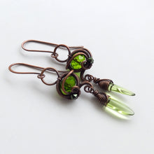 Load image into Gallery viewer, FREEDOM peridot earring

