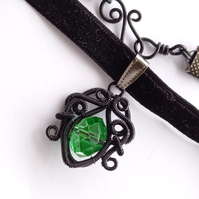 black and green  wire wrapped pendant gothic choker